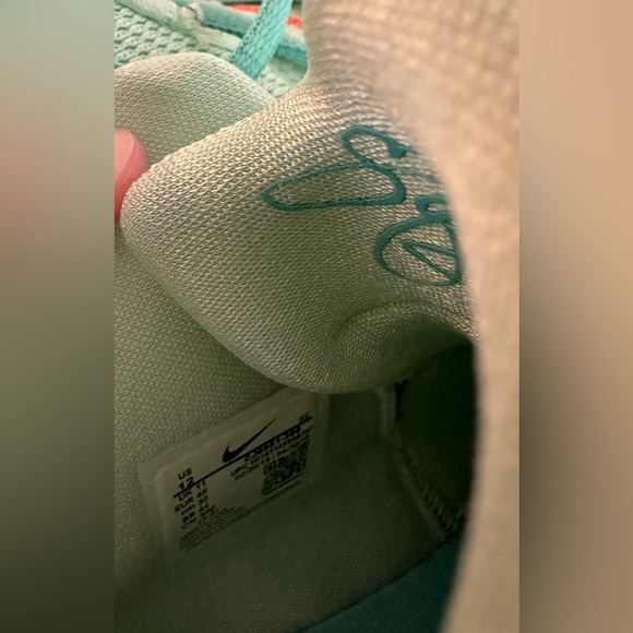 Nike Kyrie 5 Squidward Tentacles Shoes - Picture 7 of 8